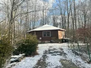 192 Wyalusing DR, Pocono Lake, PA 18347