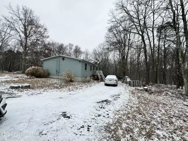 Bushkill, PA 18324,1069 Bear DR