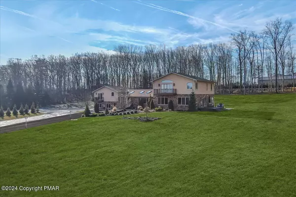 374 Packer DR, Weatherly, PA 18255