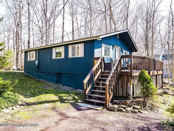 102 Sweet Briar RD, Pocono Pines, PA 18350