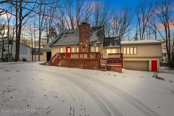 6 Cobblewood DR, Mount Pocono, PA 18344