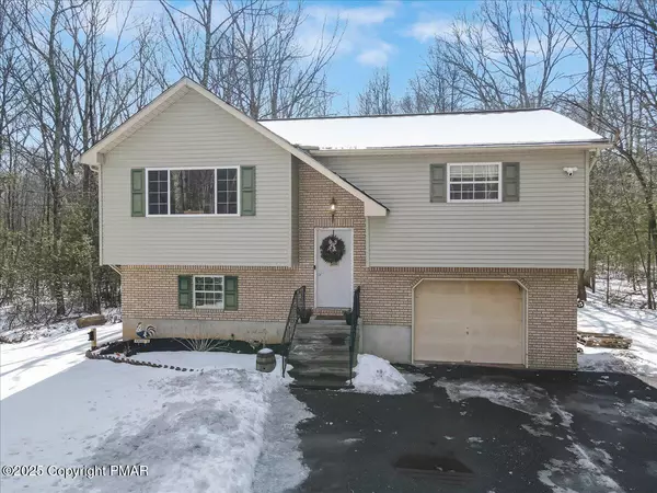 237 Hawthorn LN, Kunkletown, PA 18058