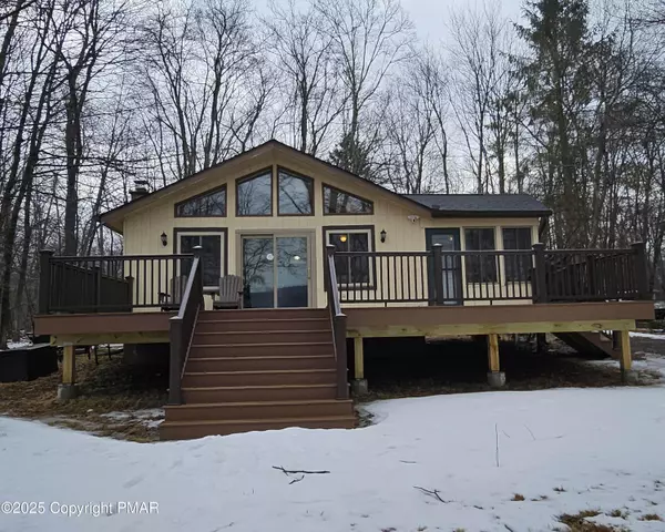 31 Big Bass DR, Gouldsboro, PA 18424