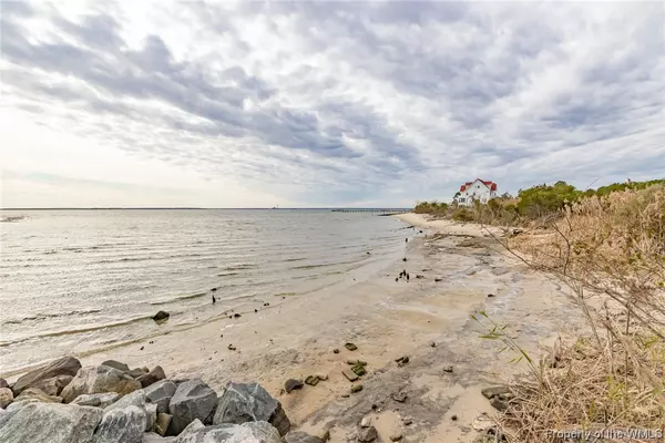 1566 Jenkins Neck RD, Gloucester Point, VA 23072