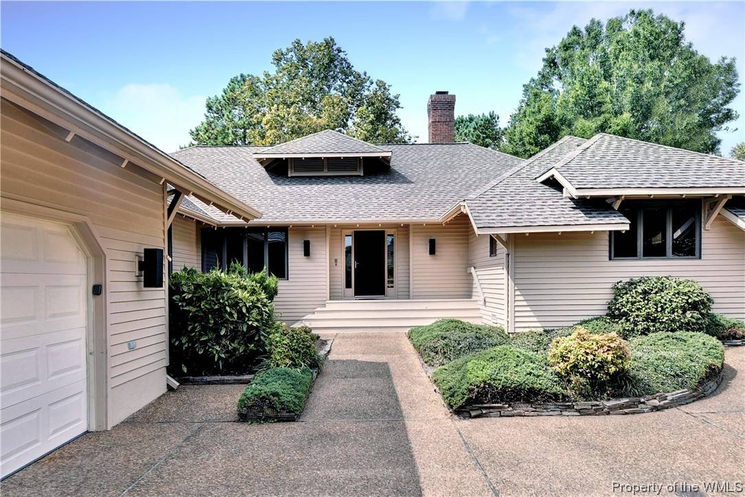 Williamsburg, VA 23185,141 Roger Smith