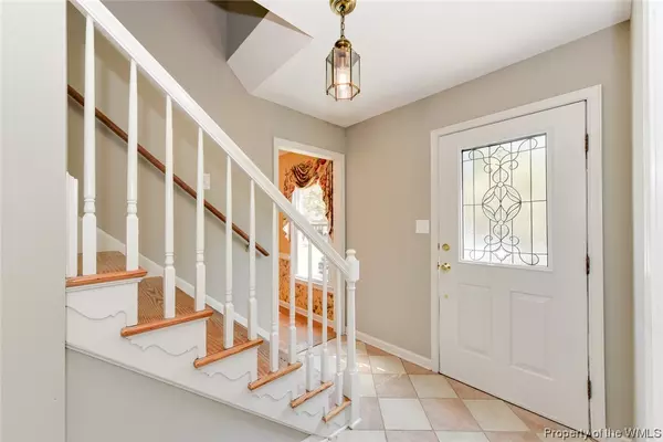 Yorktown, VA 23692,103 Henry Lee LN