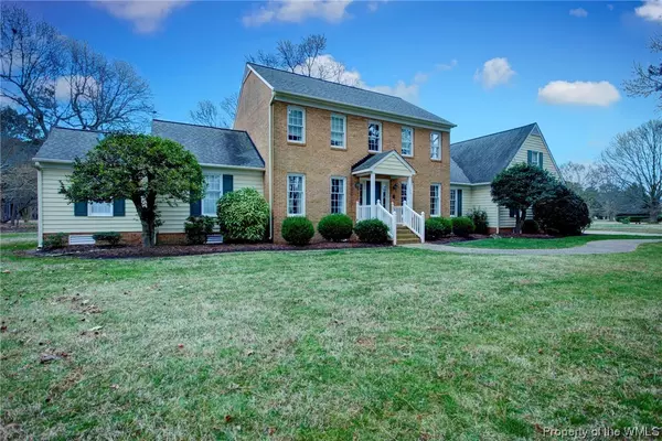 205 Kings Grant DR, Yorktown, VA 23692