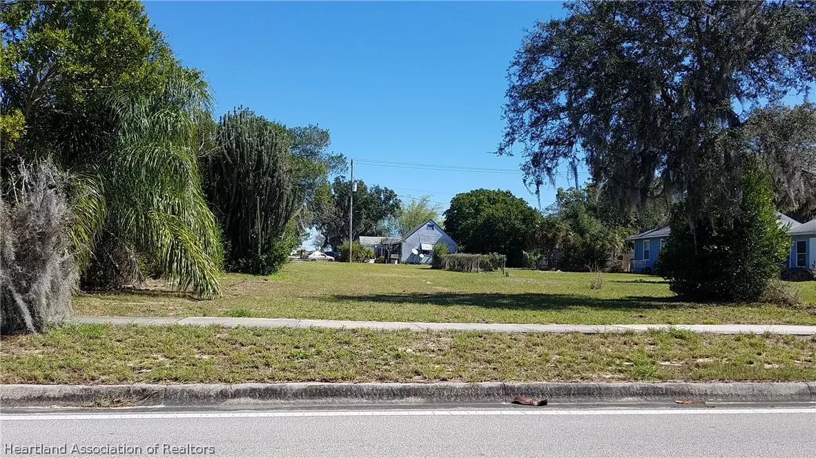 Sebring, FL 33870,2320 Lakeview DR