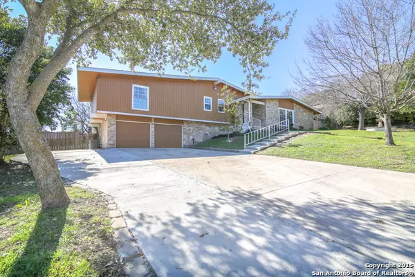 6710 LAZYRIDGE DR, San Antonio, TX 78229-4730