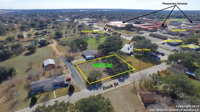 621N Duck, Pleasanton, TX 78064