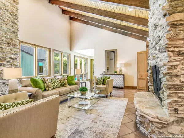 2626 COUNTRY HOLLOW ST, San Antonio, TX 78209-2231