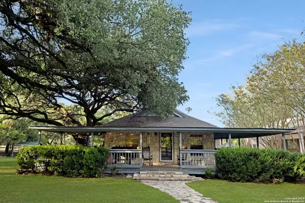 106 Scheele Rd, Boerne, TX 78015