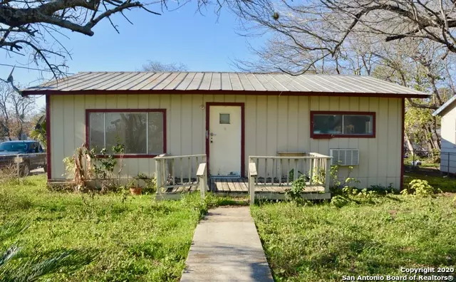 Natalia, TX 78059,412 7TH ST