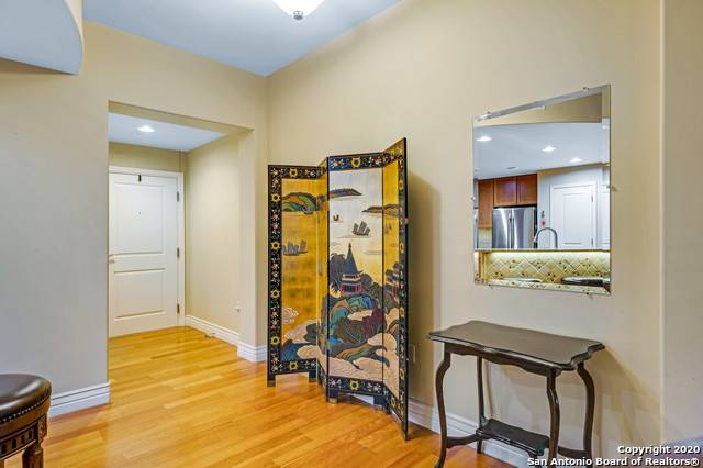 San Antonio, TX 78202-2704,215 Center UNIT 503