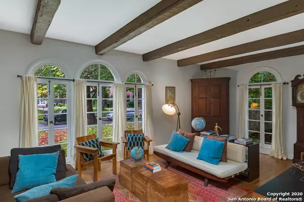 Alamo Heights, TX 78209-3841,122 ROSEMARY AVE