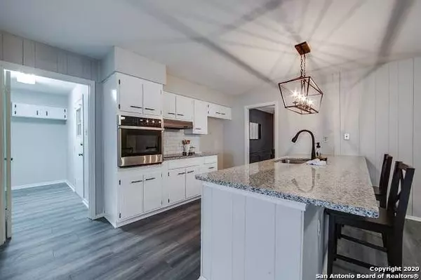 Windcrest, TX 78239-2023,606 WEATHERLY DR