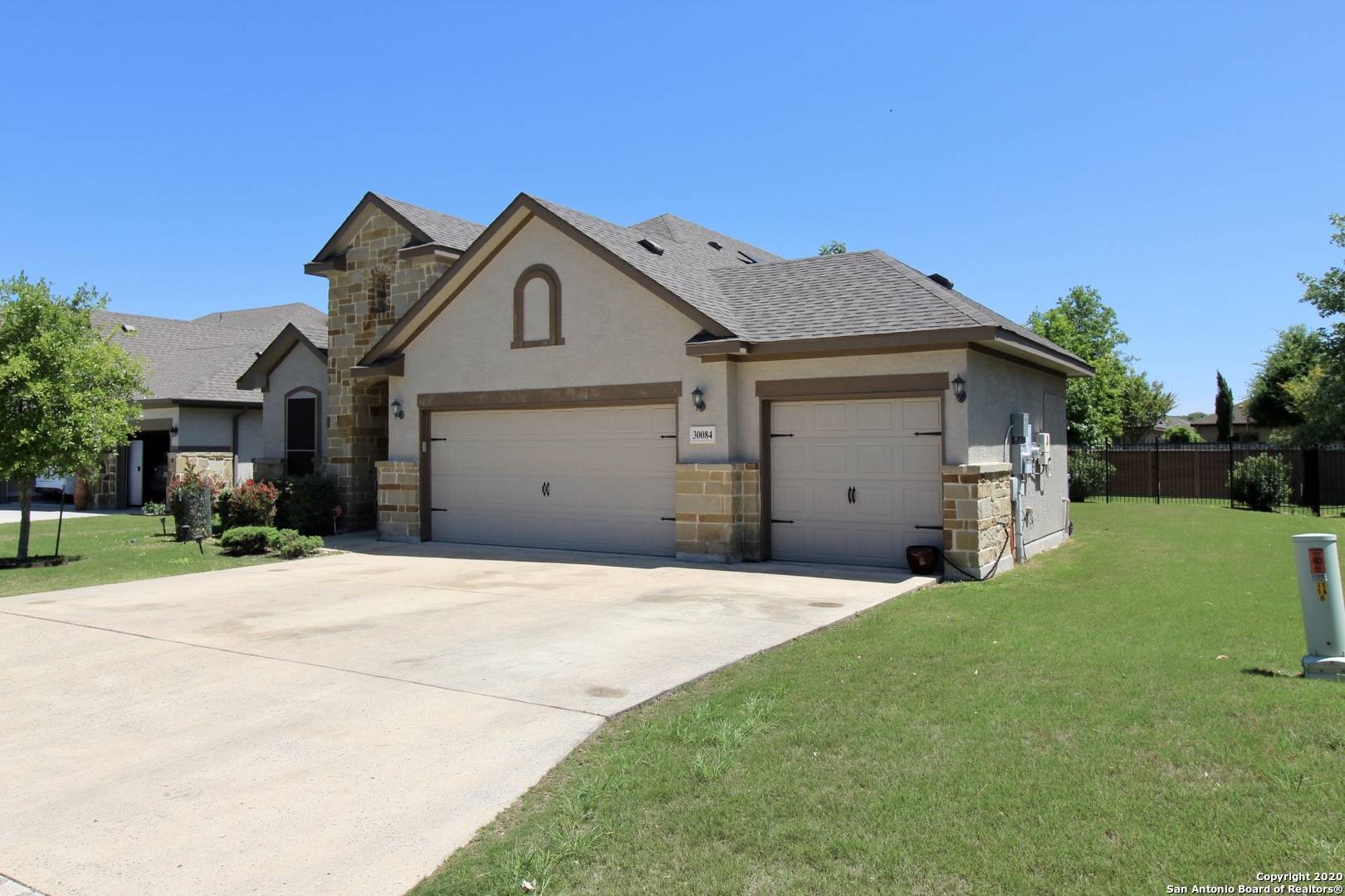 Fair Oaks Ranch, TX 78015-4304,30084 CIBOLO MDW