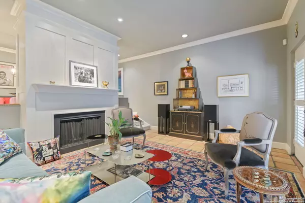 San Antonio, TX 78209-5253,117 SAINT DENNIS AVE UNIT 117