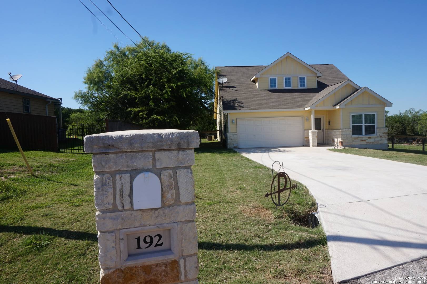 192 Hollys Way, San Marcos, TX 78666