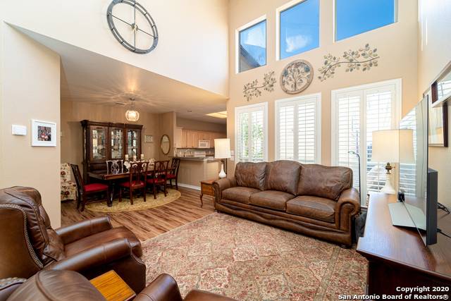 128 OAKWELL FARMS PKWY, San Antonio, TX 78218-1786