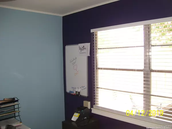 Boerne, TX 78006-1623,725 MAIN ST UNIT 1