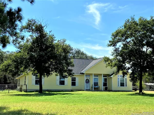 191 Private Road 6744, Natalia, TX 78059