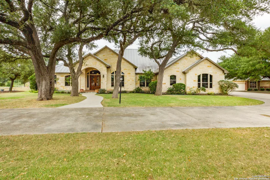 415 REDLAND DR, Spring Branch, TX 78070-6047