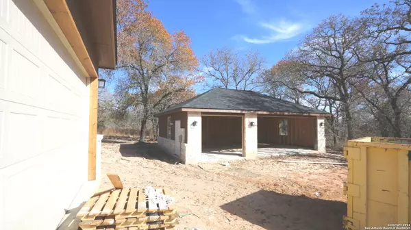Floresville, TX 78114-6746,139 CLARENCE DR