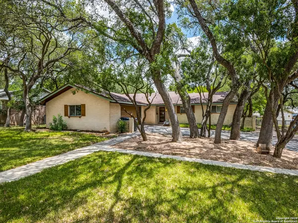 922 TWIN OAKS DR, New Braunfels, TX 78130-6637