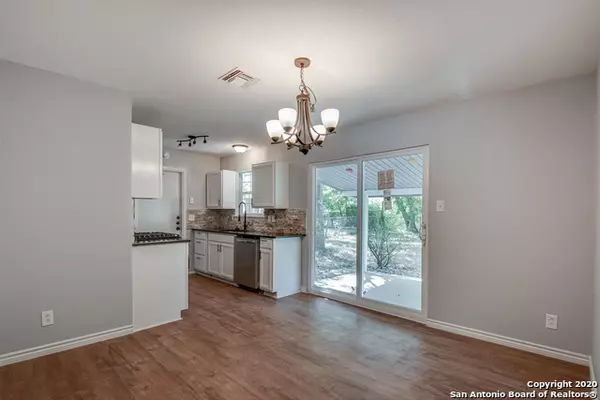 Universal City, TX 78148,233 Flintstone Ln