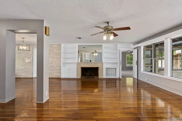 Luling, TX 78648,215 Mulberry Ave