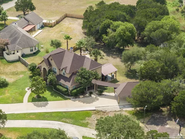 17 HORSESHOE CT,  New Braunfels,  TX 78132-3725