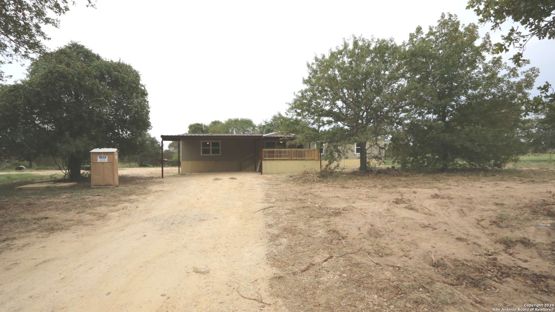 234 QUAIL DR, La Vernia, TX 78121-5645