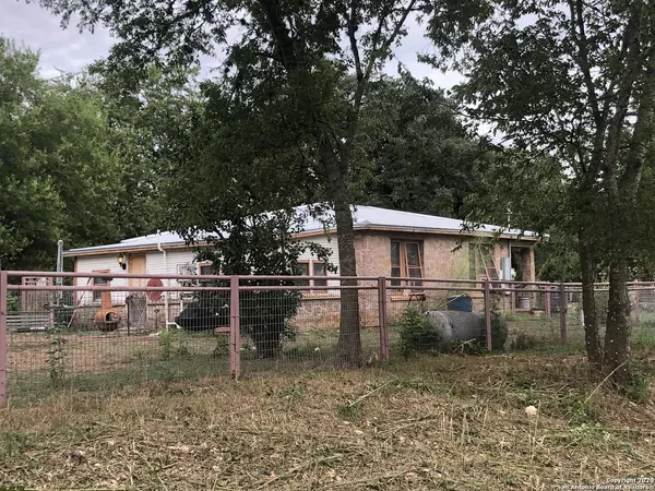 Blanco, TX 78606,703 Pecan St