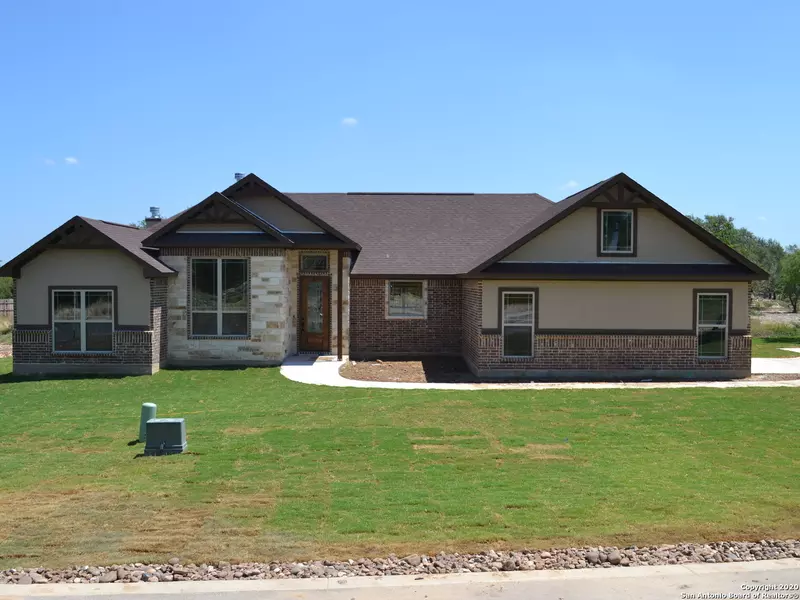 688 DOUBLE GATE RD, Castroville, TX 78009