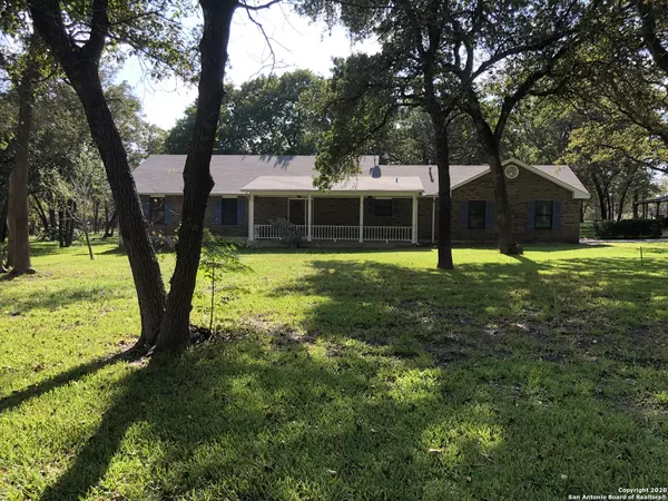 La Vernia, TX 78121-5829,312 HICKORY TRAIL DR