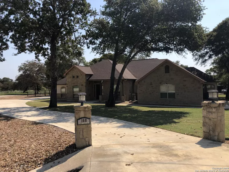 168 COPPER RIDGE DR, La Vernia, TX 78121-4794