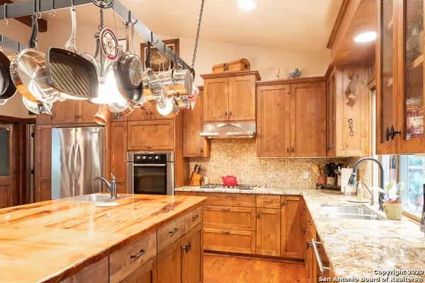 Hondo, TX 78861-6922,5822 FM 462