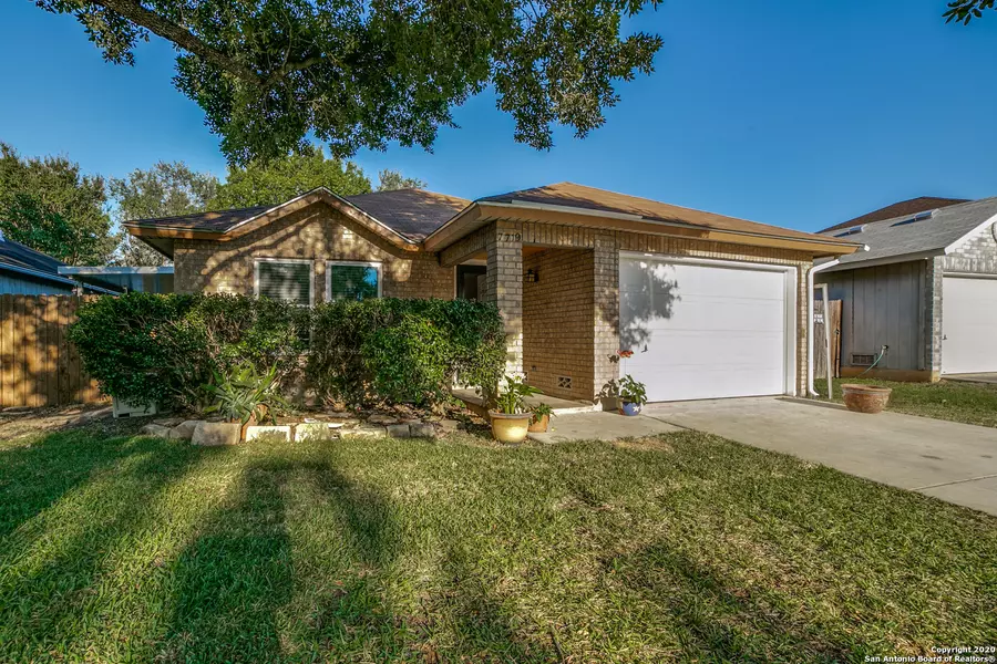 7719 CLARIDGE, San Antonio, TX 78250-7008