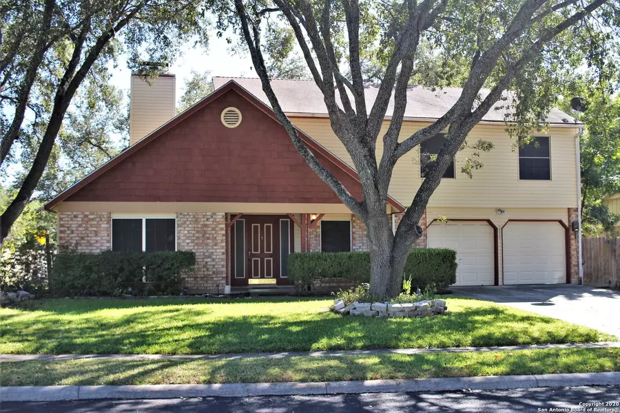 5870 OAK RUN ST, San Antonio, TX 78247-1326