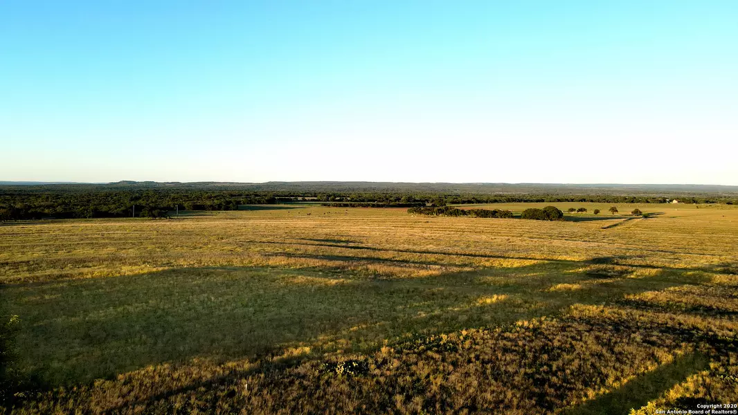 108 Axis Circle, Fredericksburg, TX 78624