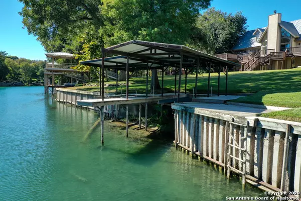 New Braunfels, TX 78130-3841,360 RIO DR