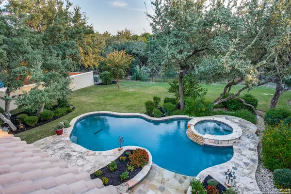 Shavano Park, TX 78231-1404,302 REGENT CIR