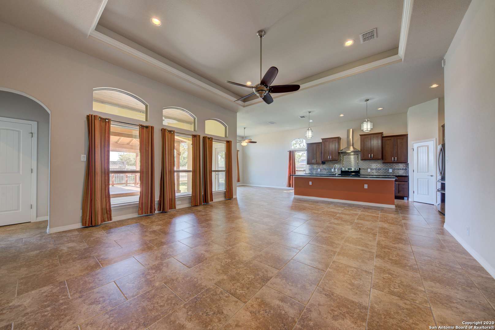 Selma, TX 78154-1862,15606 DELL LN