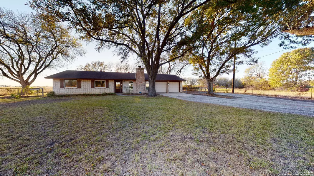 5895 FM 2538, Marion, TX 78124-6638