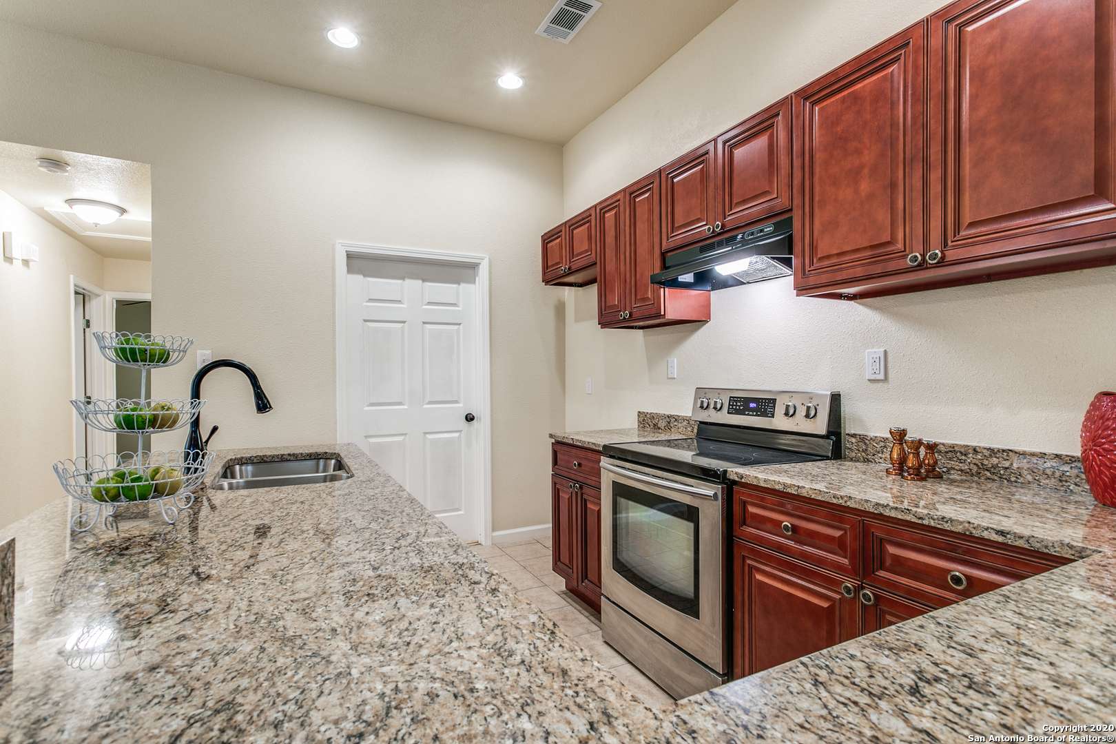 5954 SUNRISE BEND DR, San Antonio, TX 78244-1272