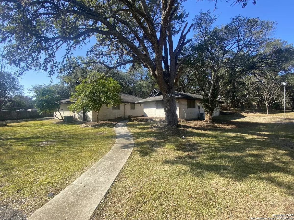 Shavano Park, TX 78231-1235,201 SHAVANO DR