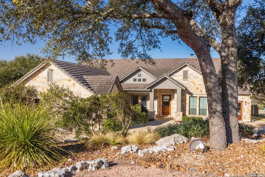 144 PARADISE POINT DR, Boerne, TX 78006-9437