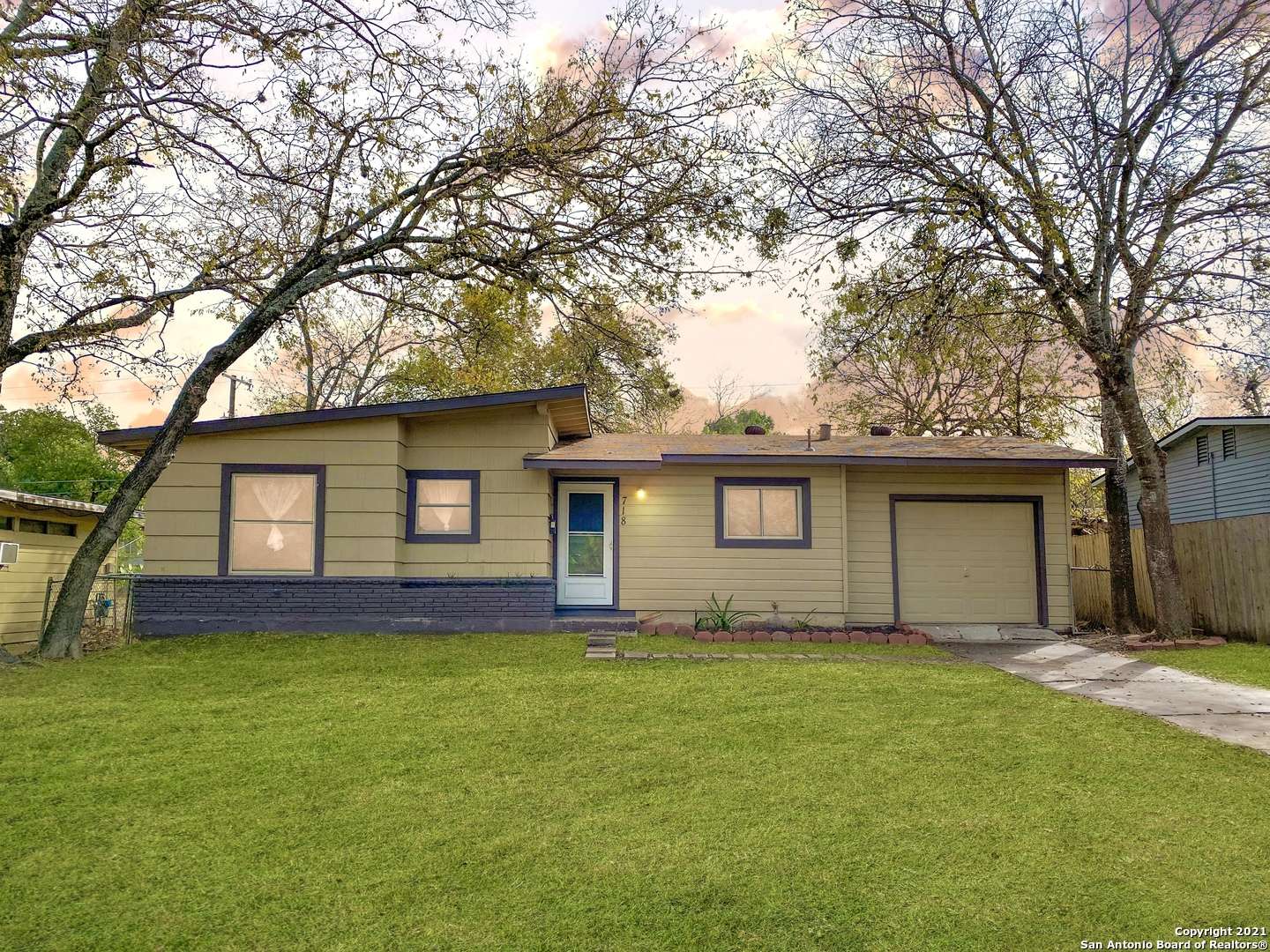 718 SUMNER DR, San Antonio, TX 78209-4953