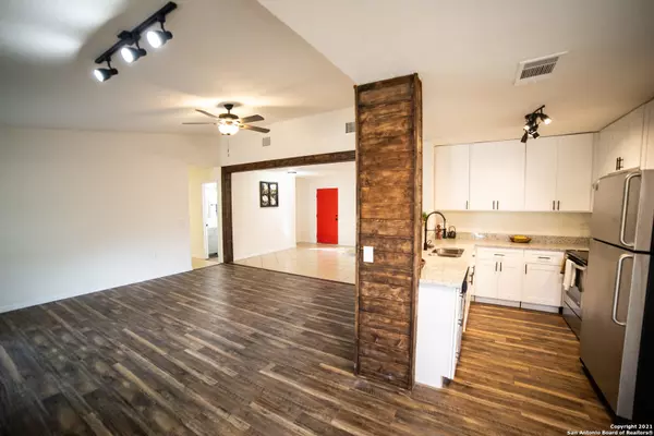 San Antonio, TX 78247,5859 Oak Run St